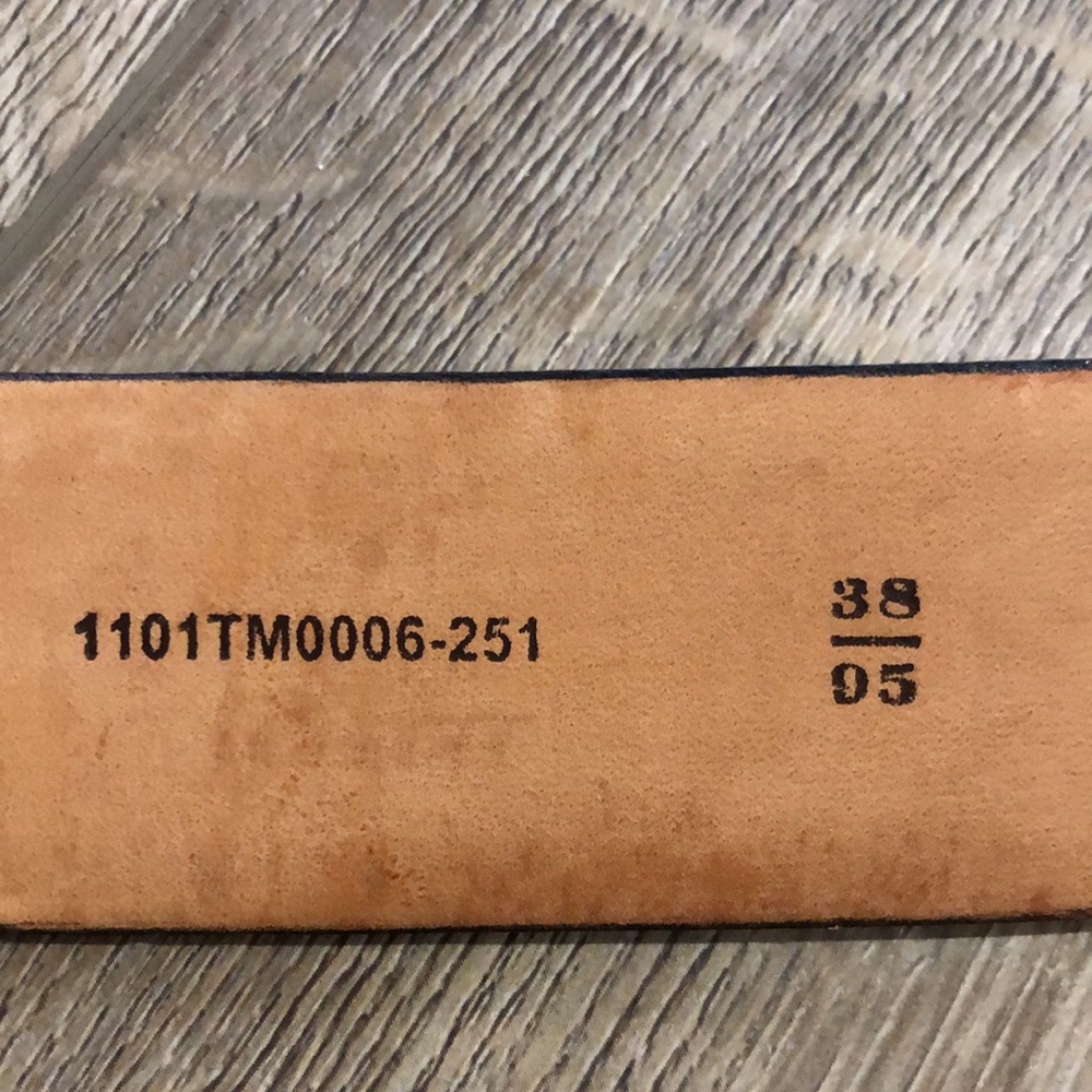 TOMMY BAHAMA Genuine Italian Leather Belt - Picture 5 of 11